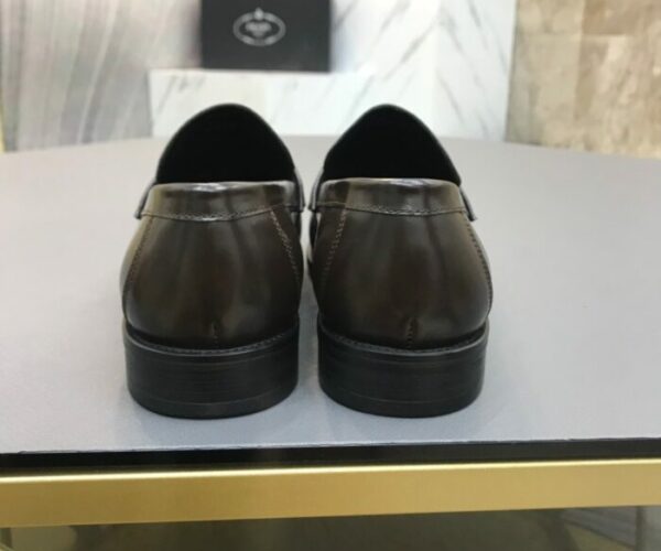 Giày lười Prada siêu cấp đế cao tag ẩn màu nâu GLP40