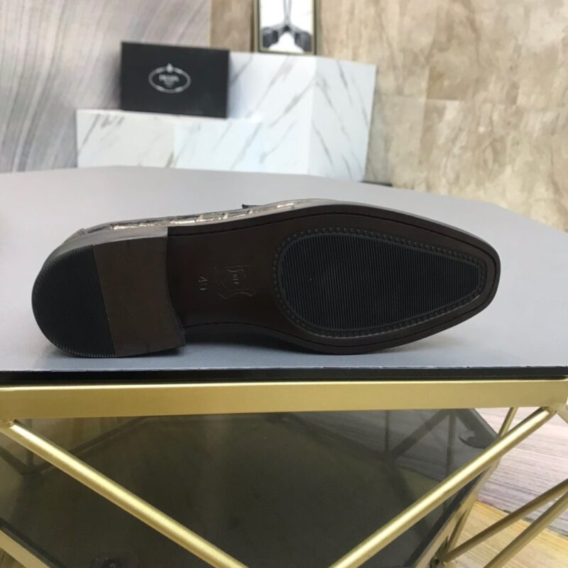 Giày lười Prada siêu cấp đế cao vân da cá sấu màu đen GLP32