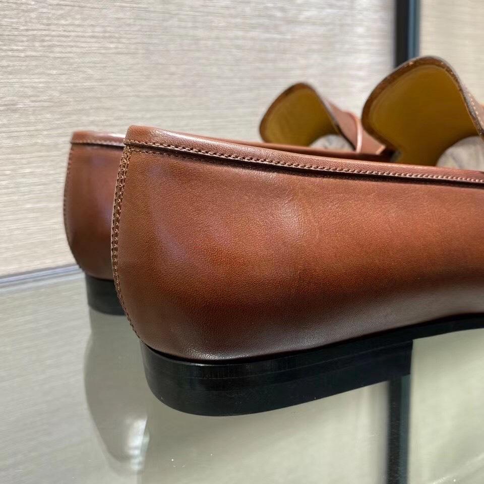 Giày lười Salvatore Ferragamo like au đế cao da trơn khoá logo lệch màu nâu GLSF16