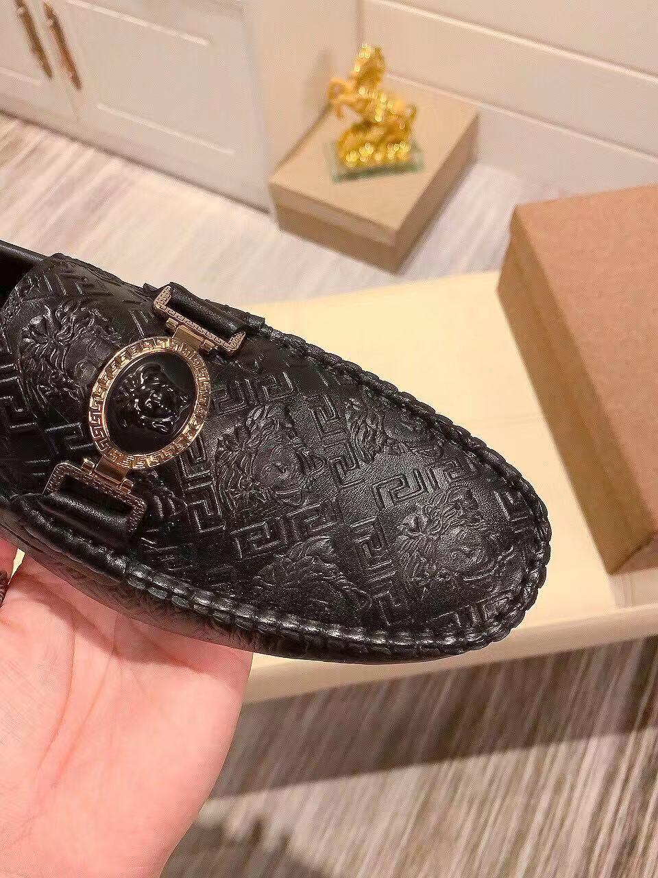 Giày lười Versace họa tiết hoa văn màu đen GLV22