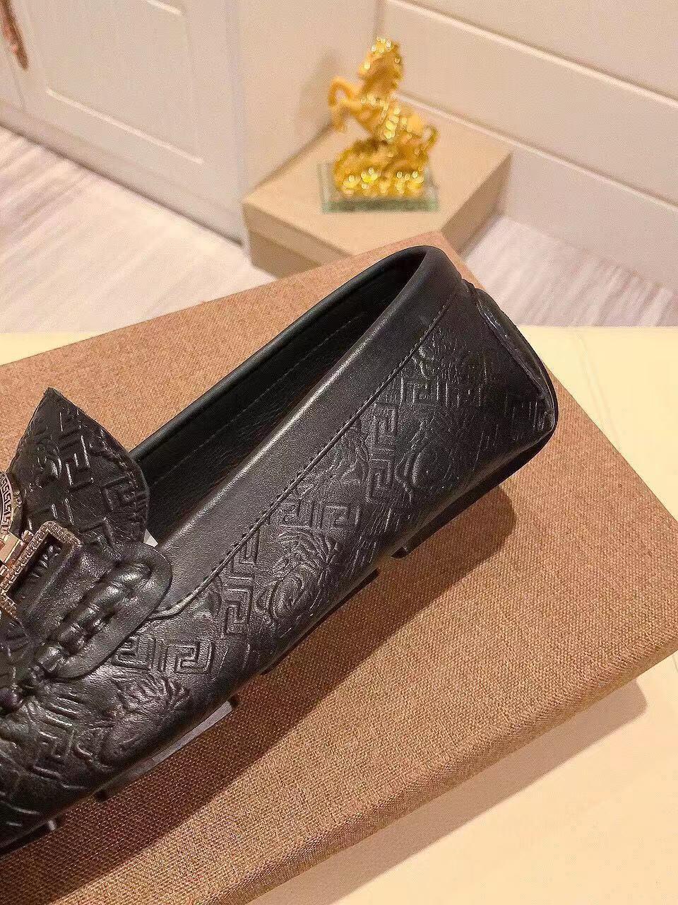 Giày lười Versace họa tiết hoa văn màu đen GLV22