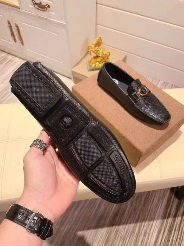 Giày lười Versace họa tiết hoa văn màu đen GLV22