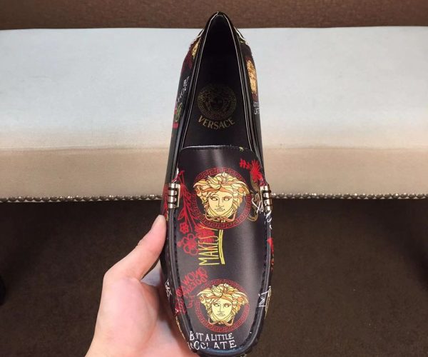 Giày lười Versace siêu cấp màu đen họa tiết hoa