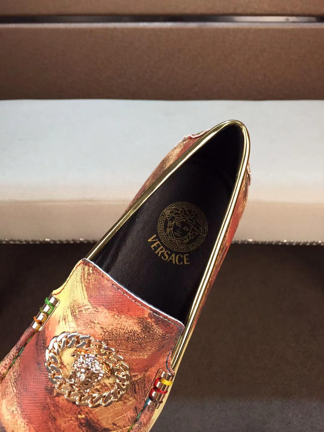 Giày lười Versace siêu cấp mặt khóa logo màu lửa