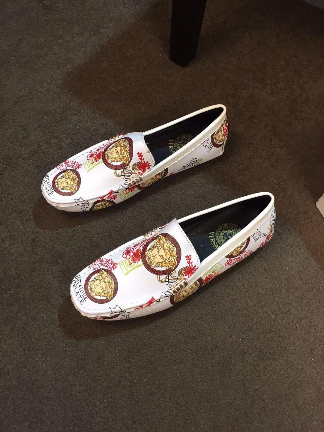 Giày lười Versace siêu cấp màu trắng họa tiết hoa đỏ