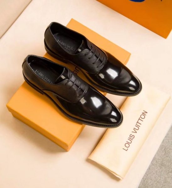 Giày nam Louis Vuitton siêu cấp cột dây da bóng sần