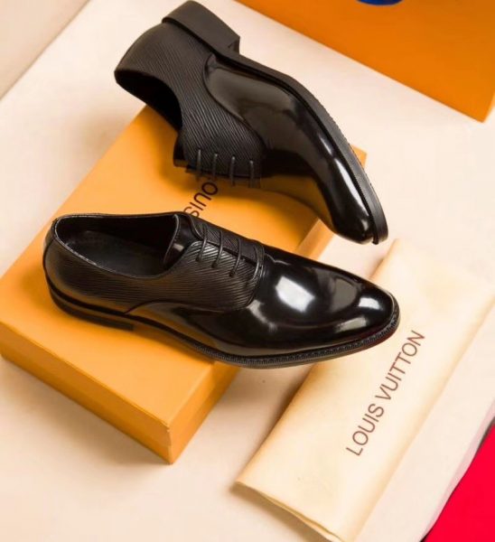 Giày nam Louis Vuitton siêu cấp cột dây da bóng sần