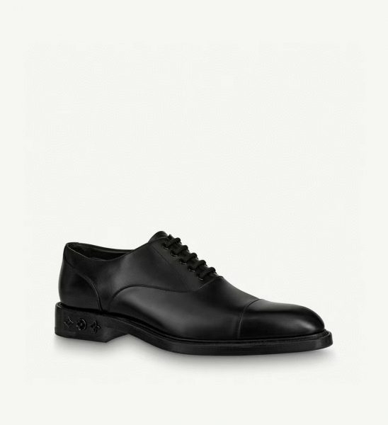 Giày nam Louis Vuitton like au đế cao da bóng màu đen GNLV56