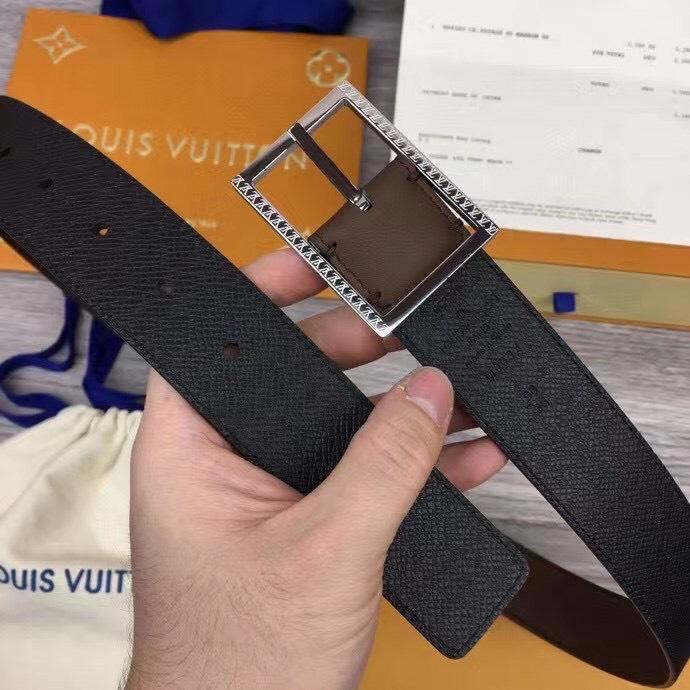 Thắt lưng Louis Vuitton like au mặt khoá kim chữ nhật viền khắc logo màu nâu và đen TLLV46