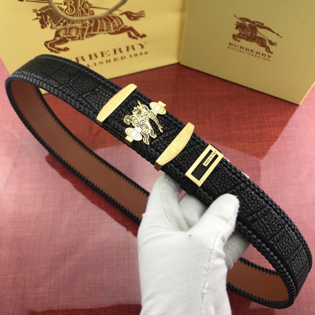 Thắt lưng nam Burberry siêu cấp da đen sần khóa ngựa vàng