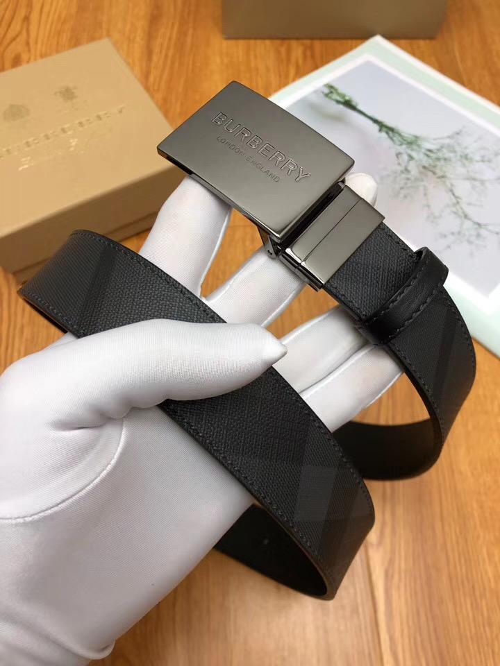Thắt lưng nam Burberry siêu cấp dây kẻ đen mặt khóa vuông