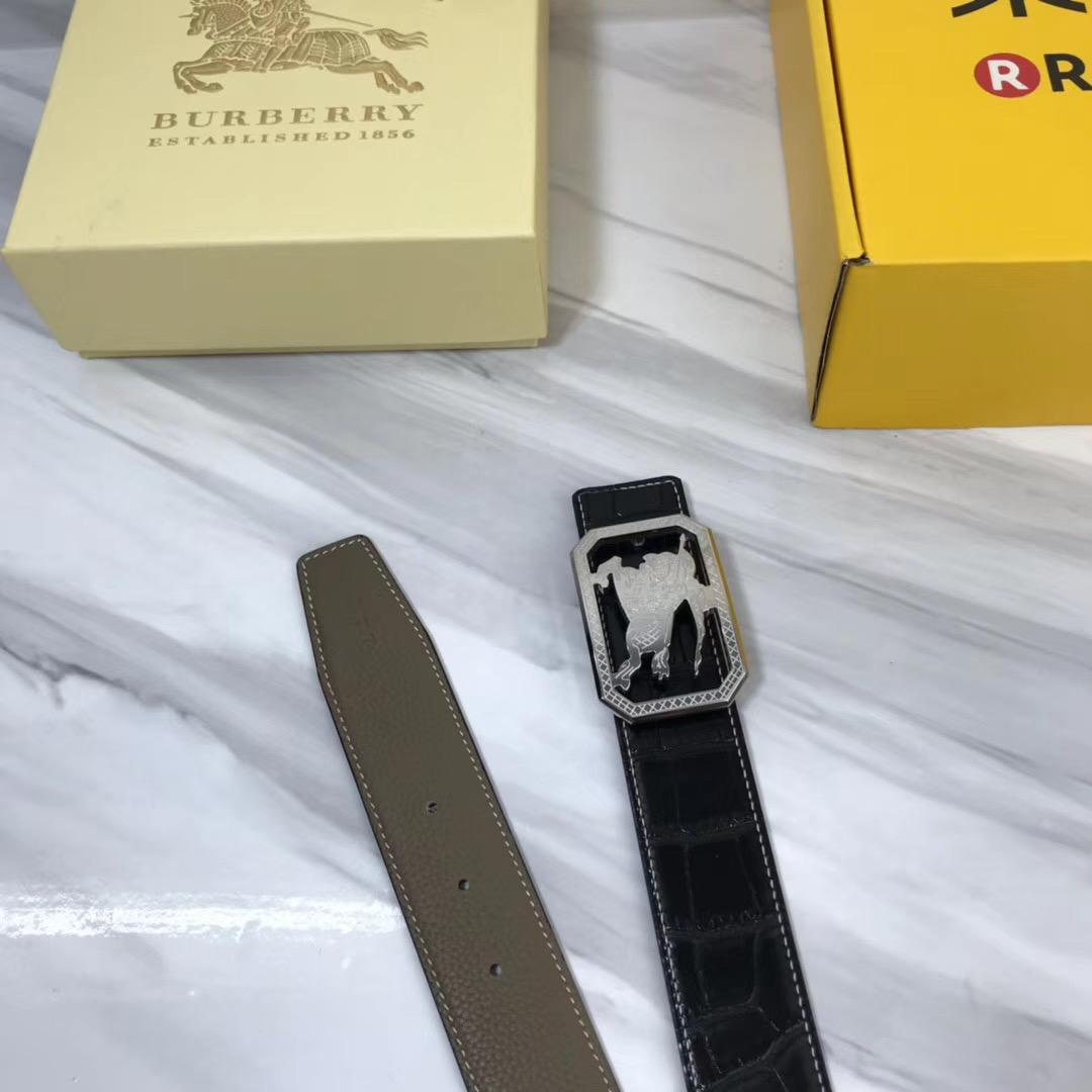 Thắt lưng nam Burberry siêu cấp mặt khóa logo ngựa