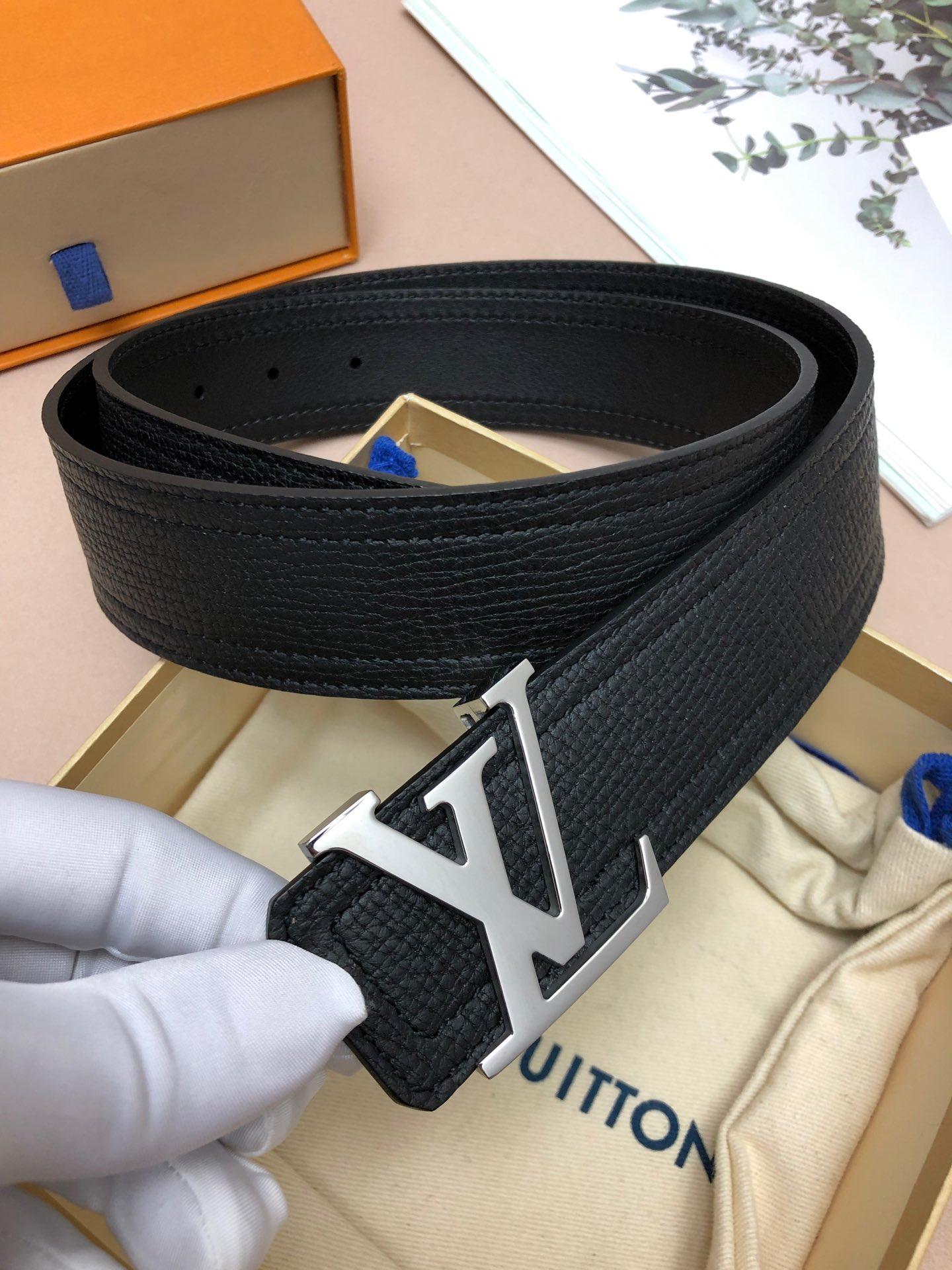 Thắt lưng nam Louis Vuitton siêu cấp dây đen mặt khóa logo