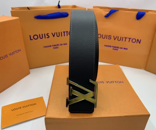 Thắt lưng nam Louis Vuitton hai mặt da trơn khoá logo răng cưa vàng đen TLLV82