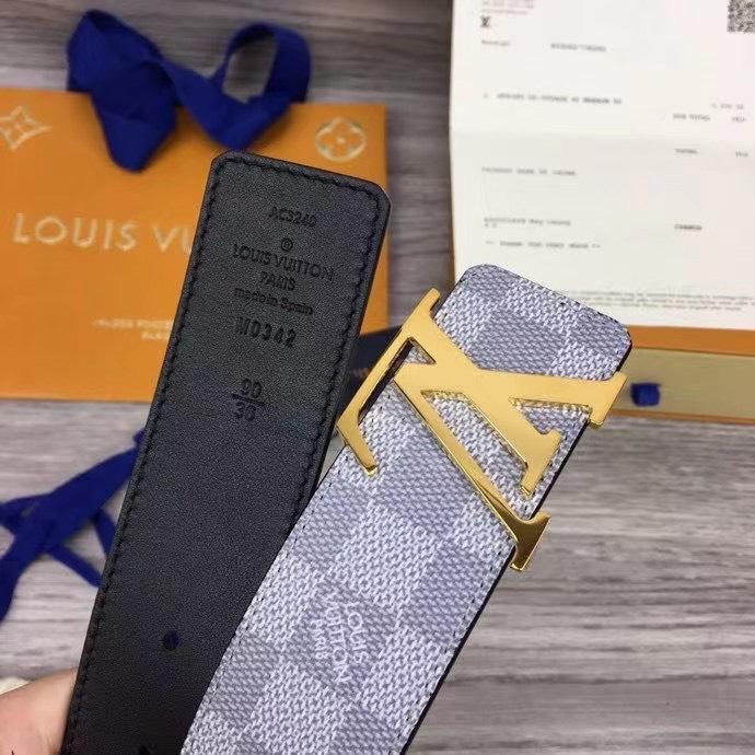 Thắt lưng nam Louis Vuitton Like au caro to mới màu trắng TLLV42