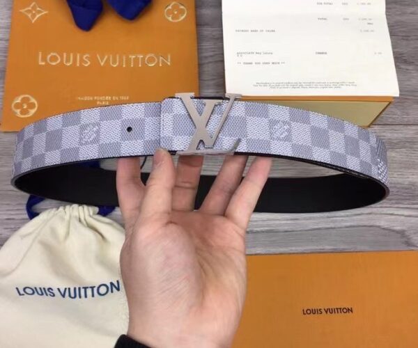 Thắt lưng nam Louis Vuitton Like au caro to mới màu trắng TLLV42