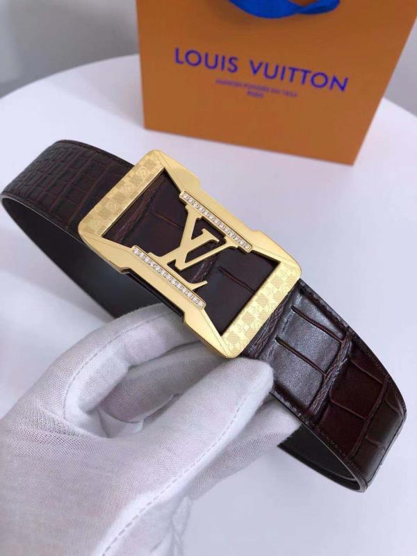Thắt lưng nam Louis Vuitton siêu cấp mặt đính đá ở giữa