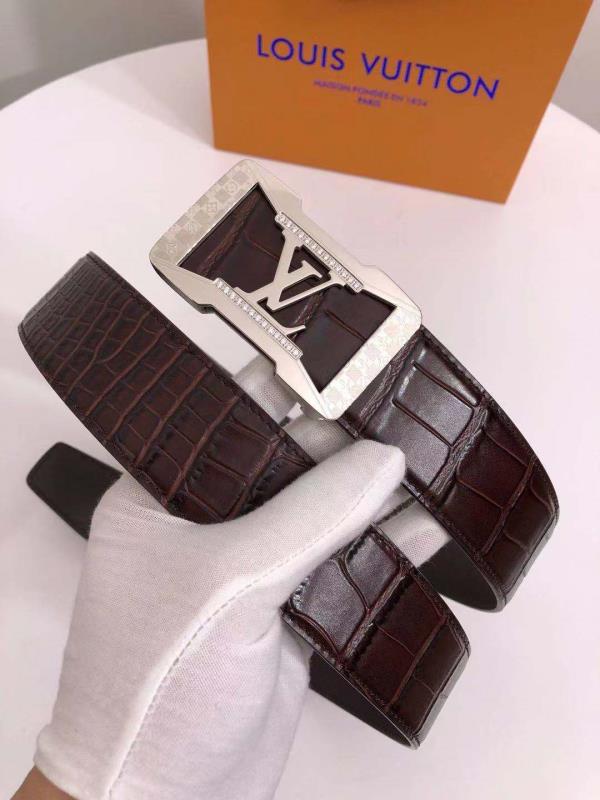 Thắt lưng nam Louis Vuitton siêu cấp mặt đính đá ở giữa