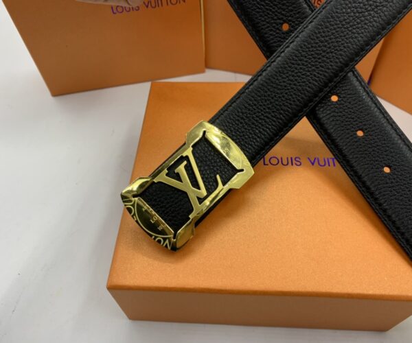 Thắt lưng nam Louis Vuitton siêu cấp mặt khoá vuông khắc chữ TLLV41