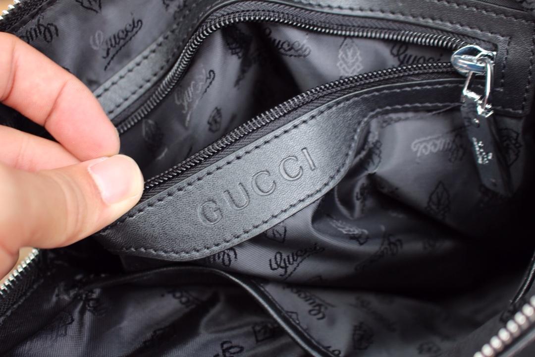 Túi đeo chéo Gucci siêu cấp họa tiết logo xanh khóa số