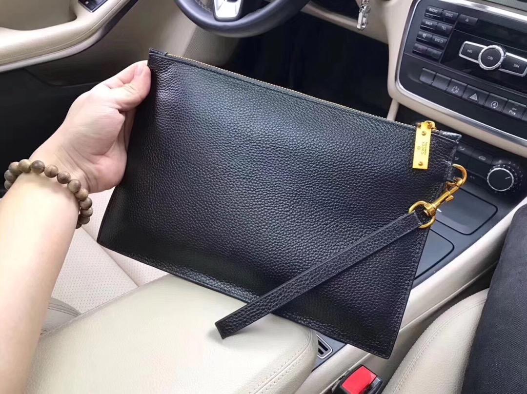 Ví nam Gucci siêu cấp cầm tay da nhăn đen họa tiết ong nổi