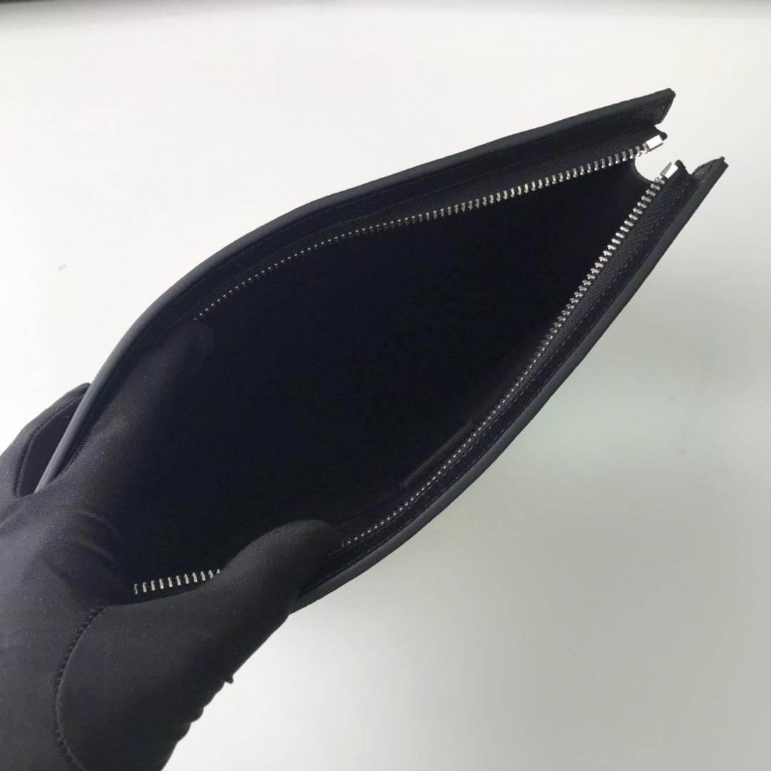 Ví nam Gucci siêu cấp cầm tay da nhăn họa tiết chữ đỏ