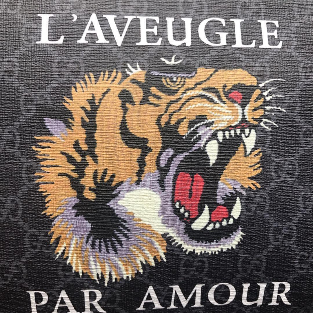 Ví nam Gucci siêu cấp cầm tay da xanh đen họa tiết con hổ 