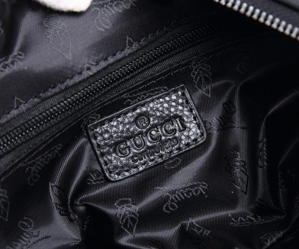 Ví nam Gucci siêu cấp cầm tay họa tiết chữ logo màu đen