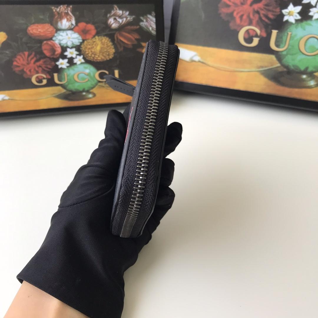 Ví nam Gucci siêu cấp ngắn có khóa họa tiết sói 