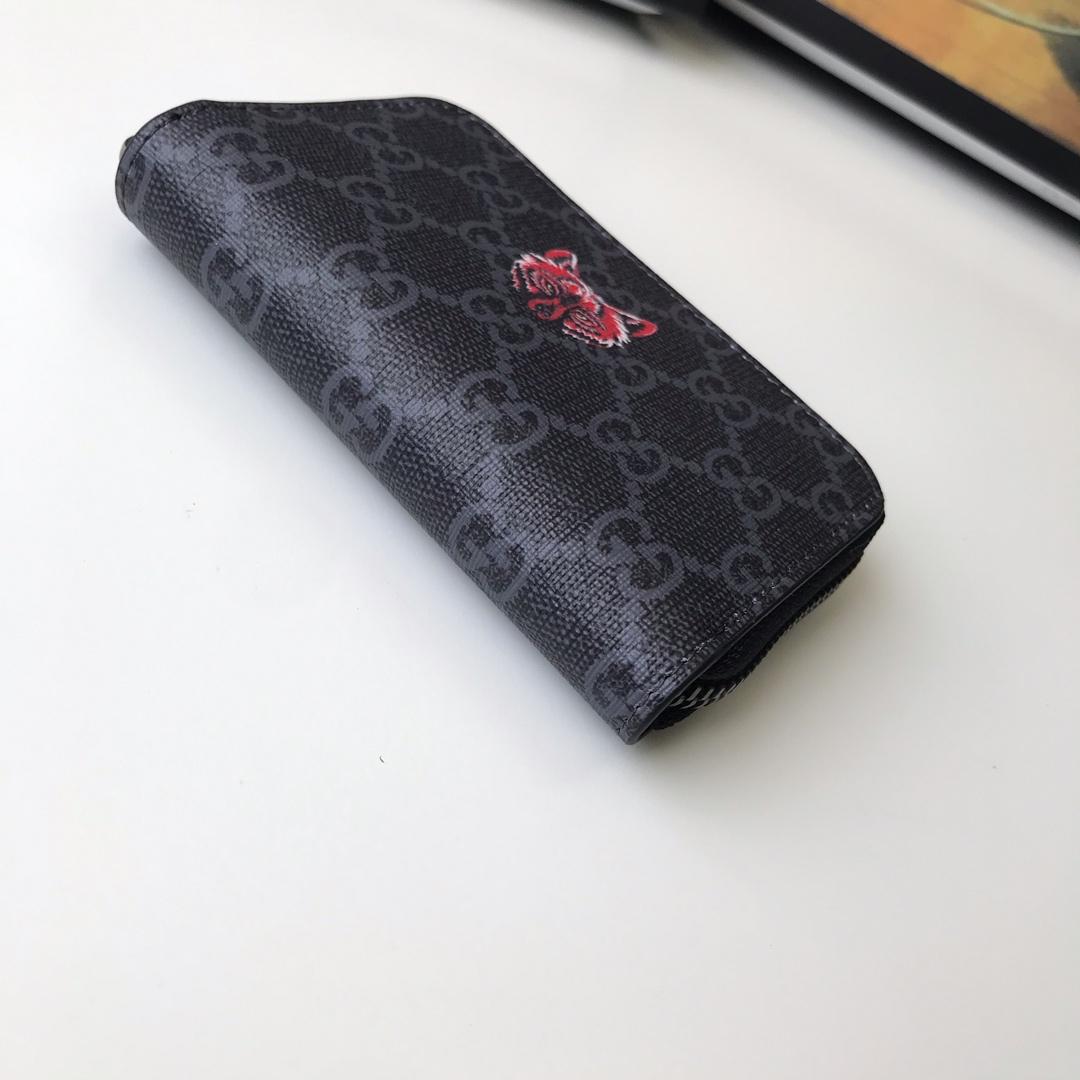 Ví nam Gucci siêu cấp ngắn có khóa họa tiết sói 