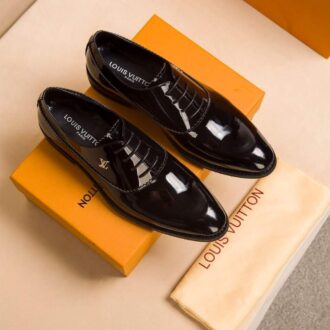 giay nam louis vuitton da bong logo lech (2)