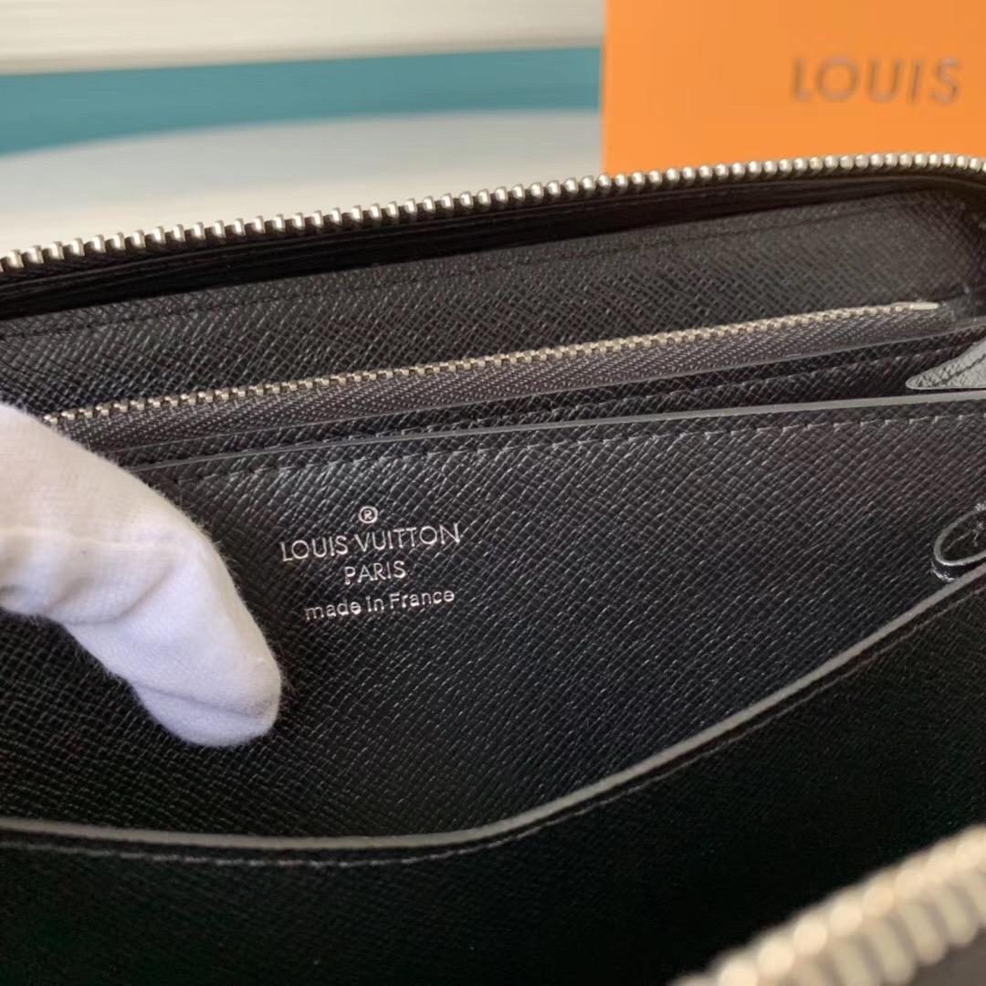 Ví nam Louis Vuitton siêu cấp cầm tay da epi màu đen