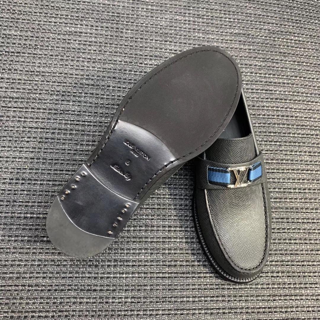 Giày lười Louis Vuitton bản Like Au 1:1 màu ghi gllv86