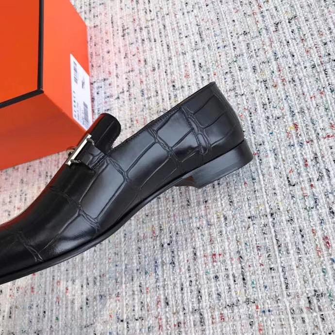 Giày lười Hermes siêu cấp mặt khóa logo thanh màu đen da dập vân