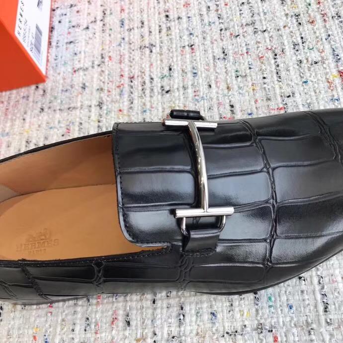 Giày lười Hermes siêu cấp mặt khóa logo thanh màu đen da dập vân