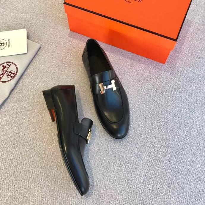 Giày lười Hermes siêu cấp mặt khóa logo màu đen 