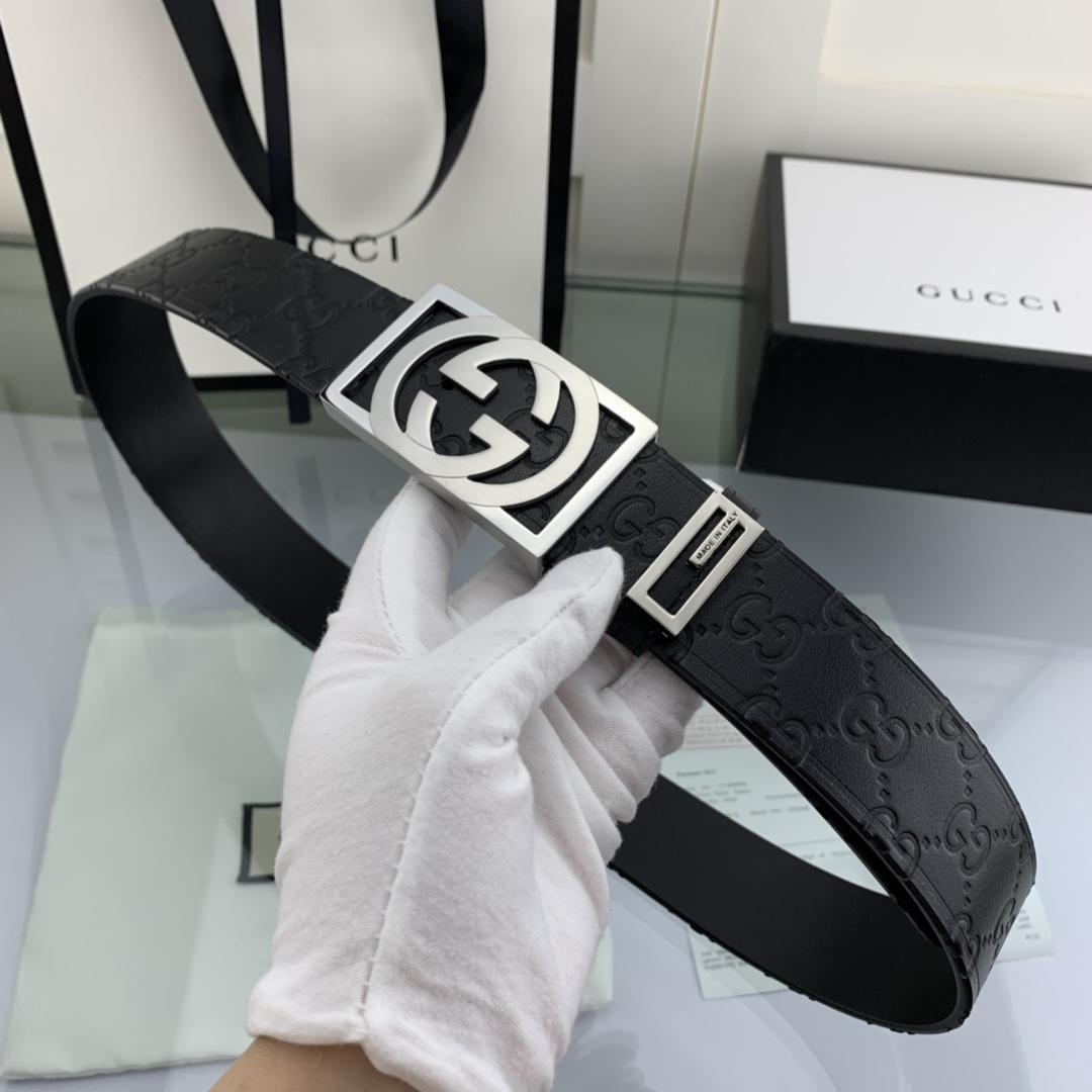 Thắt lưng nam Gucci họa tiết logo mặt khóa vuông màu trắng TLGC69