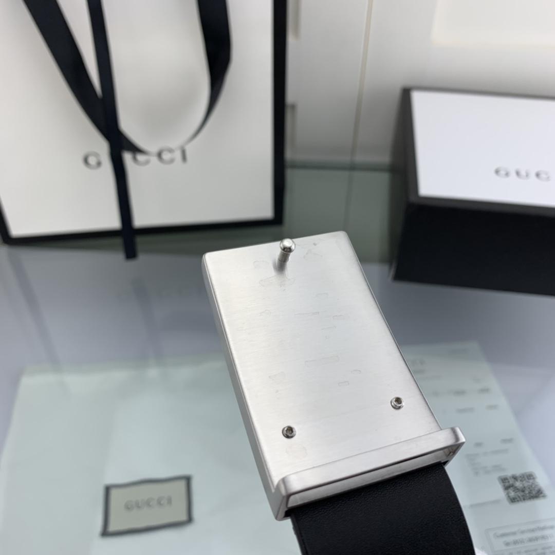 Thắt lưng nam Gucci họa tiết logo mặt khóa vuông màu trắng TLGC69