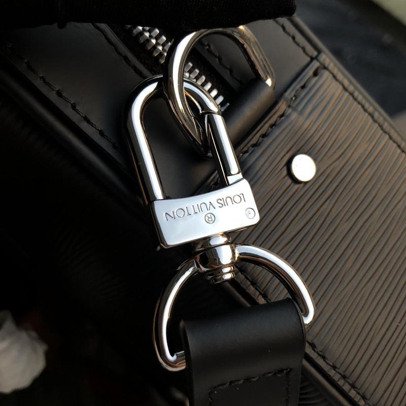 Túi xách nam Louis Vuitton siêu cấp da epi màu đen TXLV11