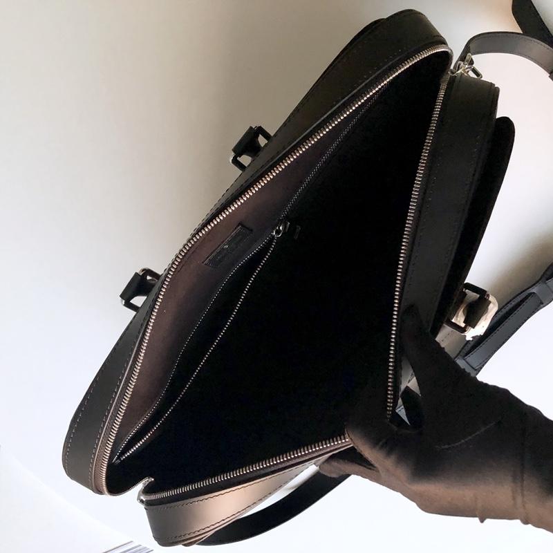 Túi xách nam Louis Vuitton siêu cấp da epi màu đen TXLV11