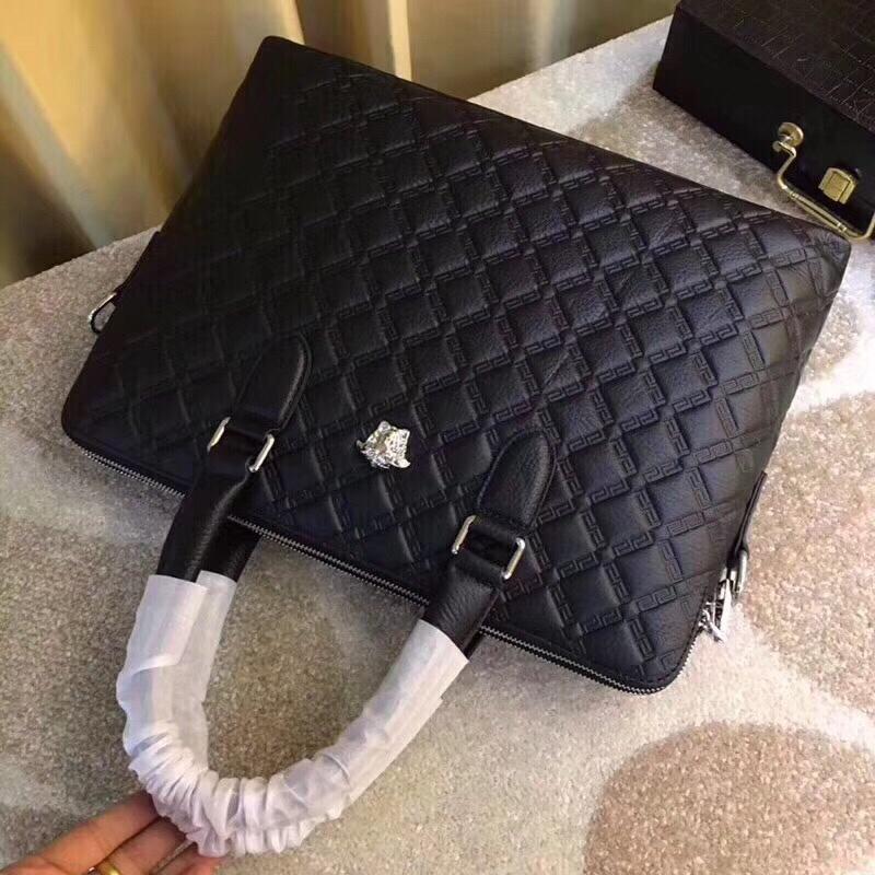 Túi xách nam Versace siêu cấp họa tiết da dập nổi màu đen TXVS03