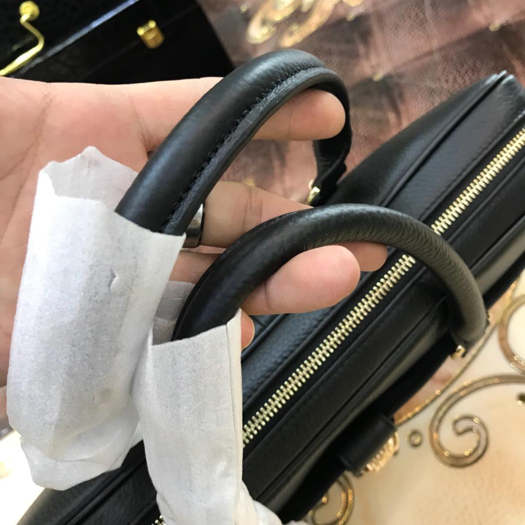 Túi xách nam Louis Vuitton siêu cấp họa tiết da nhăn mặt khóa logo vàng TXVS04