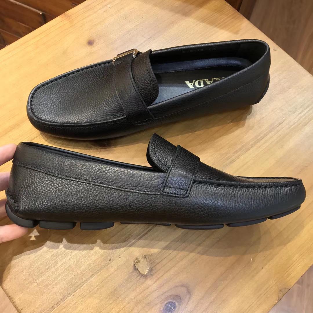 Giày lười Prada siêu cấp họa tiết da nhăn khóa lệch GLP42