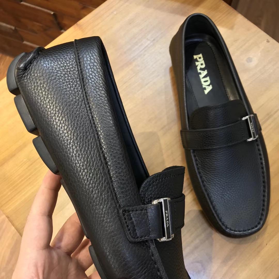 Giày lười Prada siêu cấp họa tiết da nhăn khóa lệch GLP42