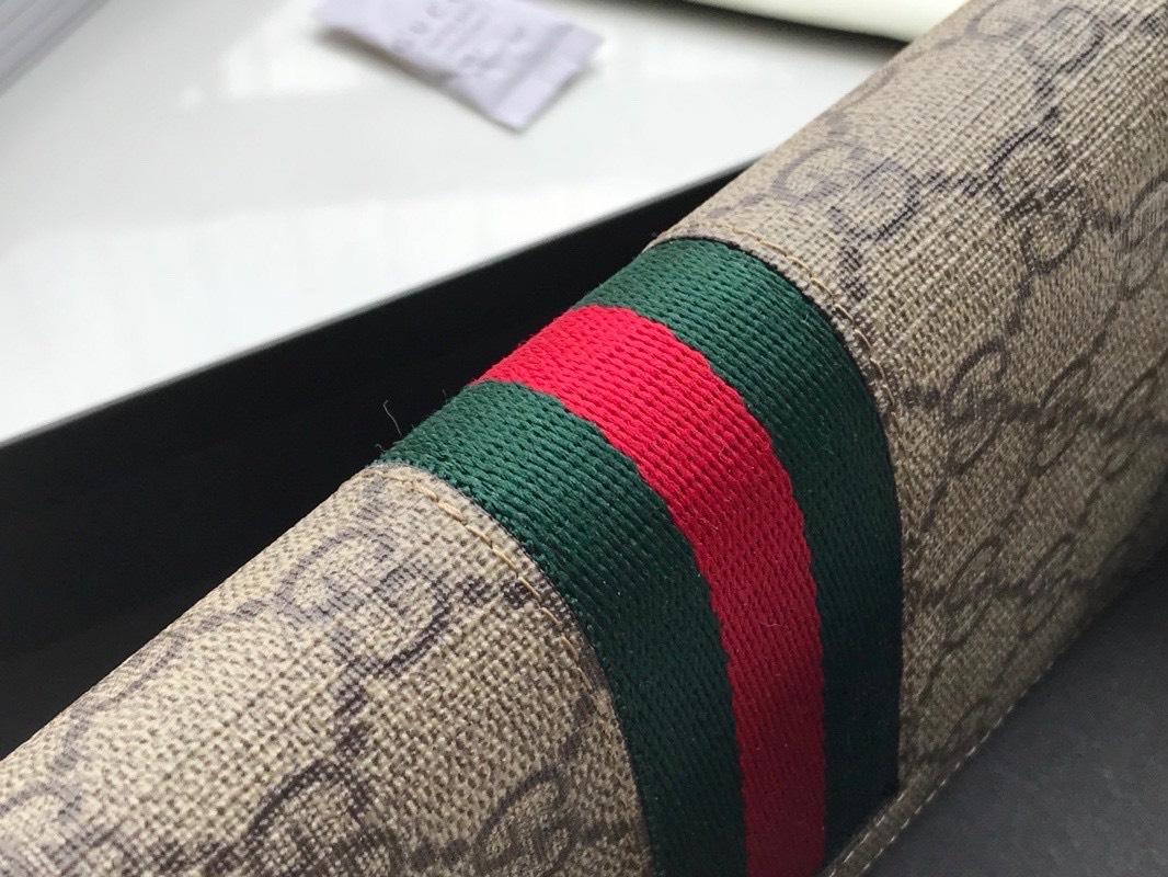 Ví nam Gucci siêu cấp gấp họa tiết logo viền kẻ đỏ VNG86