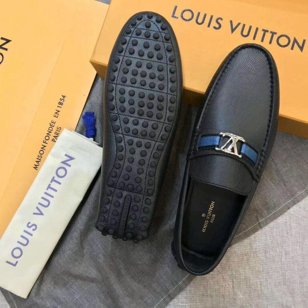 Giày lười Louis Vuitton like auth da taiga màu đen tag xanh GLLV92