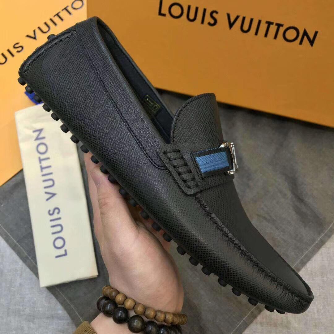 Giày lười Louis Vuitton like auth da taiga màu đen tag xanh GLLV92