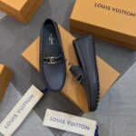 Giày lười Louis Vuitton like auth da taiga màu ghi GLLV91