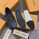 Giày lười Louis Vuitton like auth da taiga màu ghi GLLV91