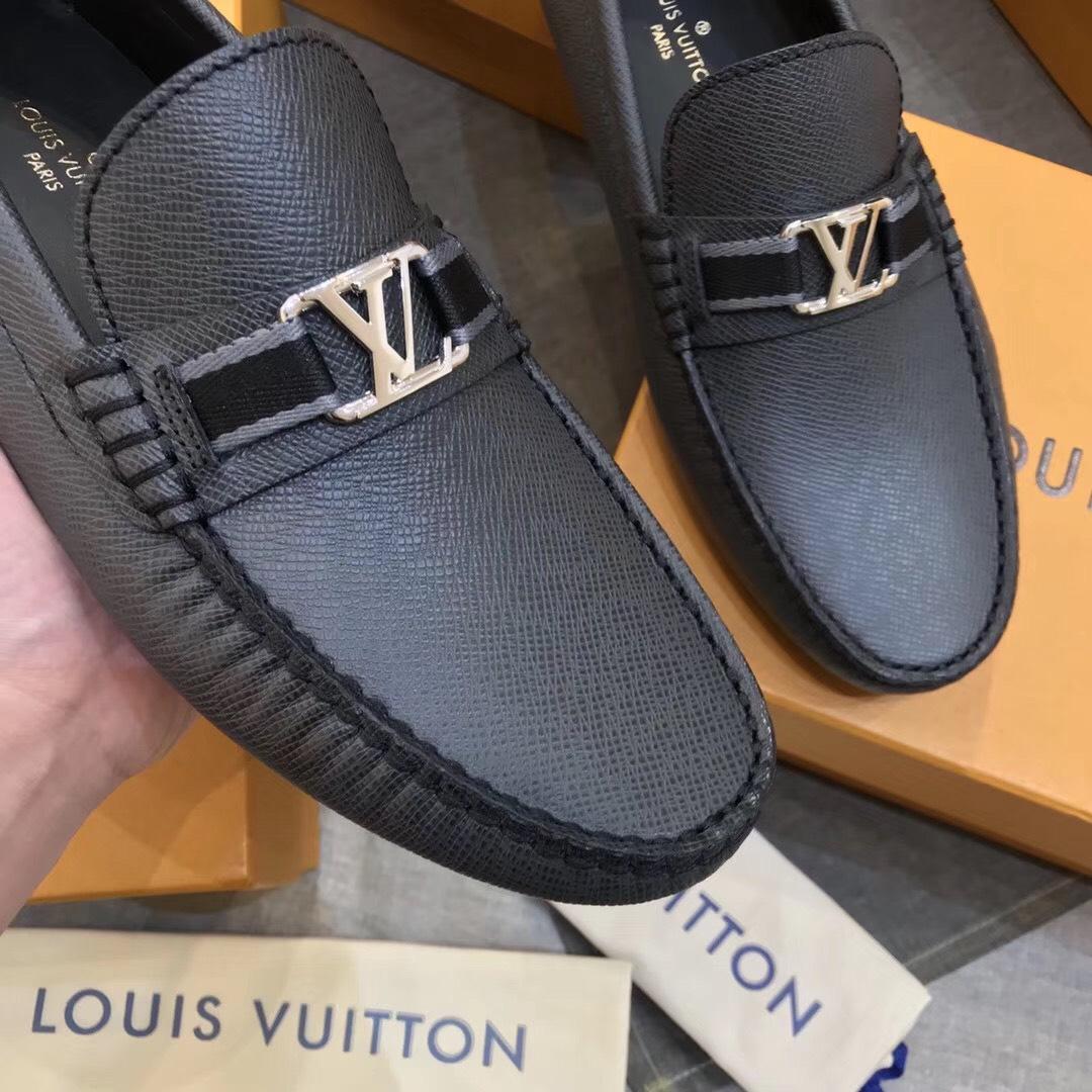 Giày lười Louis Vuitton like auth da taiga màu ghi GLLV91